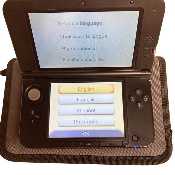 Nintendo 3DS XL Blue Black Handheld Gaming Console w/Case and Games EUC - Picture 4 of 16